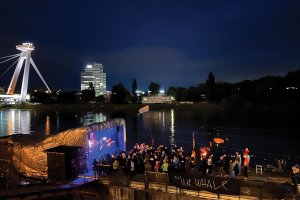 Od Živých kvetov k Živým kvetom