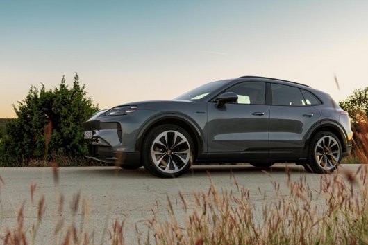 Vyrobený v Bratislave, stvorený meniť pravidlá: Prvá jazda v novom Porsche Cayenne Electric
