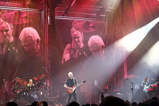 Anika Nilles zahrala prvý koncert s Rush. Internety explodovali
