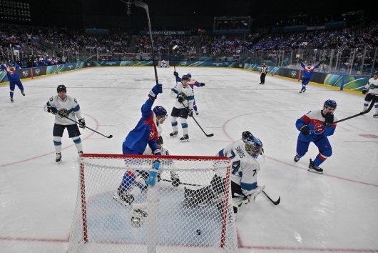 Udalosť dňa: Slováci hrajú o olympijský bronz s Fínmi, Tatar znížil na 1:2