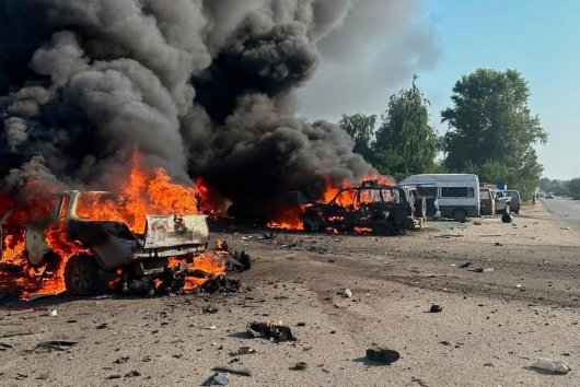 Ukrajina ONLINE: Ruský dron zasiahol autobus v Chersone a zabil najmenej štyroch ľudí​