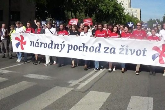 V Bratislave ľudia pochodovali za zrušenie potratov
