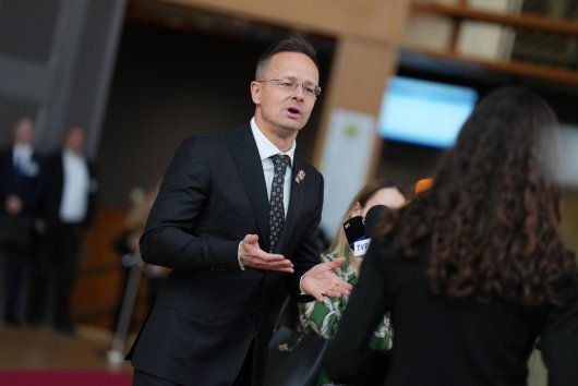 Euronews: Szijjártó priznal pravidelnú komunikáciu s Lavrovom o EÚ