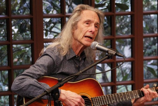 Lenny Kaye: Dvanásť piesní po šesťdesiatich rokoch hrania