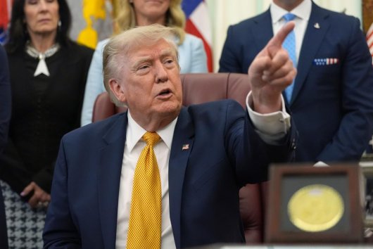 Donald Trump radí Európe, čo s migrantmi. Máme ho počúvať?