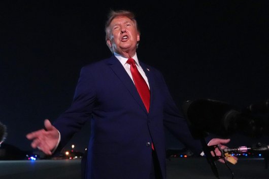 Trump čelí žalobe za spoplatnenie prednostného prístupu k príspevkom – čo to znamená podľa Mareka Bartoneka