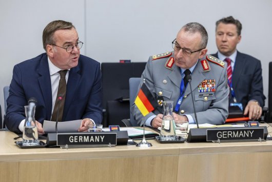 Velitelia vojenských síl Nemecka a Británie: Zbrojenie Európy nie je podnecovanie k vojne – čo to znamená podľa Tomáša Zálešáka