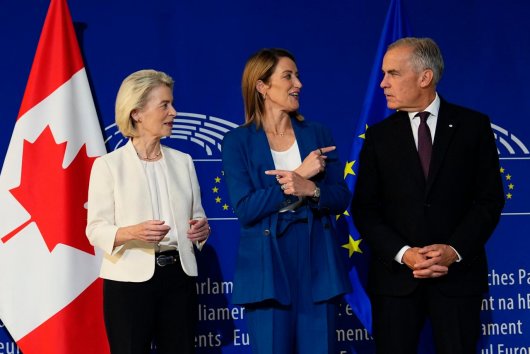 Brusel upustil od myšlienky ponúknuť Kanade štatút „pridruženého člena", proti boli viaceré štáty