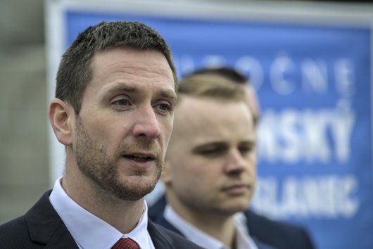 Smer už otvorene koketuje s Republikou. Premyslime si, na čom skutočne záleží