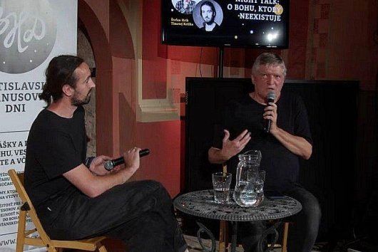 Štefan Hríb na otázky katolíckeho moderátora: Áno, zmenil som názor na povahu sveta