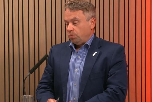 Predseda RRZ Ján Tóth a predseda ZMOS Jozef Božik u Braňa Závodského: Konsolidácia sa prejedla na vyšších výdavkoch