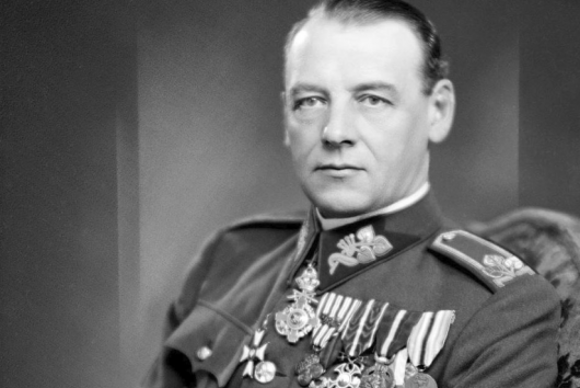 Rudolf Viest: vojak, odbojár, hrdina a – osteň v našej historickej pamäti