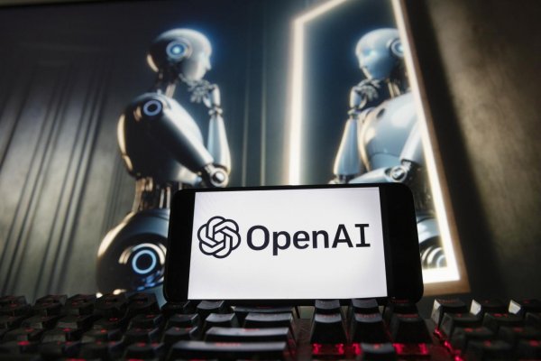 Schopnosť ľudí odhaliť klamlivý obsah generovaný umelou inteligenciou je veľmi nízka