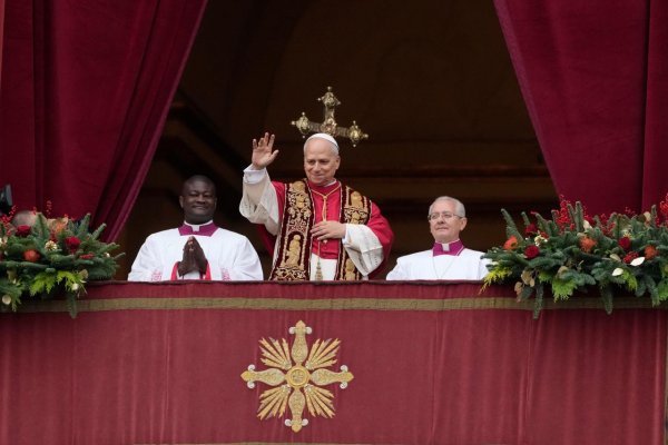 Pápež Lev XIV. v požehnaní Urbi et Orbi apeloval na dialóg medzi Ruskom a Ukrajinou
