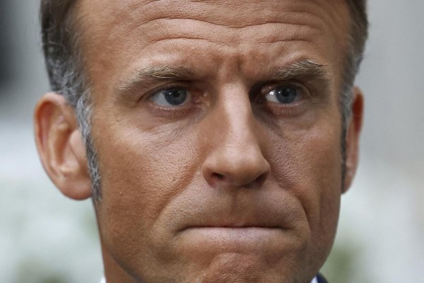 Macron navrhol, aby sa rokovania Putina a Zelenského konali v Ženeve