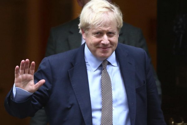 Britský premiér Johnson chce v decembri predčasné voľby