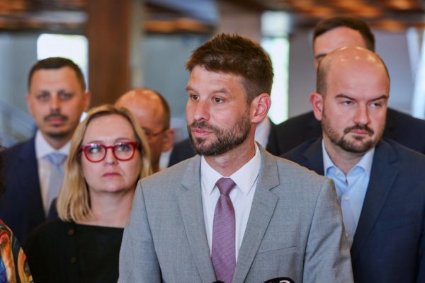 Šimečka informoval políciu o vyhrážkach voči nemu aj jeho rodine