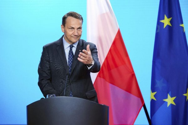Šéfovia diplomacie Poľska a Ukrajiny spolu rokovali o mierovom úsilí i zárukách