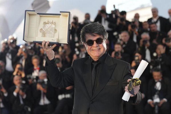 Zlatú palmu v Cannes získal iránsko-francúzsky film. Ocenenie získali aj Robert De Niro a Denzel Washington 