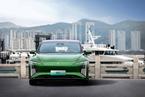 Ďalšia expanzia čínskych automobiliek na Slovensku. Forthing otvorí sieť samostatných showroomov