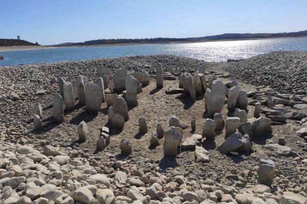 Pokles hladiny pre rekordné sucho znovu odkryl španielsky Stonehenge 