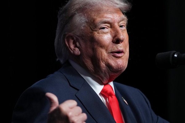 Trump: Americké námorníctvo sa cestou z Iránu zastaví na Kube