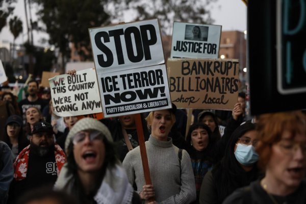 Federálni ICE agenti zavraždili po Renee Good aj Alexa Prettiho. Žiadna legálna sebaobrana. Už druhá verejná poprava 