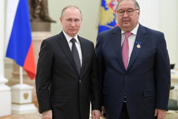 EÚ vyradila zo sankčného zoznamu dve osoby, Usmanov a Fridman ostávajú