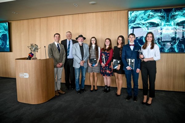 Legendu astrofyziky zaujal príbeh slovenských stredoškolákov