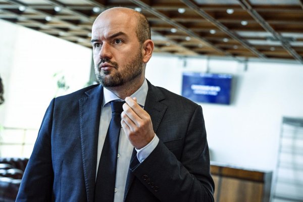 PS: Ficov návrh zrušiť nedeľné diskusie je dôkazom neschopnosti a zbabelosti