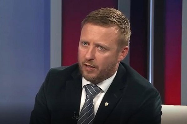 Lekári z Iniciatívy nahlas vyzývajú Petra Kotlára, aby odstúpil z pozície splnomocnenca vlády – čo to znamená podľa Eugena Kordu