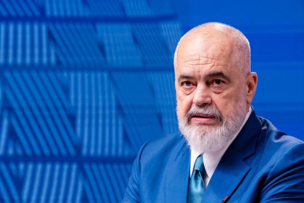 Albánsky premiér Rama odvolal členku vlády podozrivú z korupcie