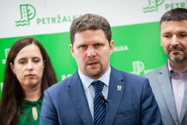 Súd vzal do väzby obvineného v prípade sprenevery na úrade v Petržalke