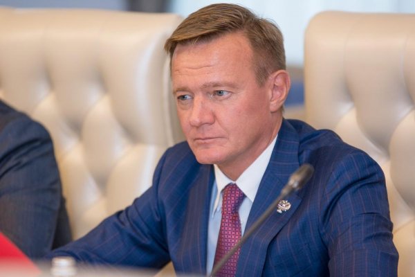 Kremeľ je „šokovaný zjavnou samovraždou“ exministra dopravy Starovojta