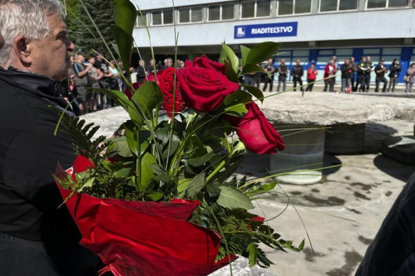 Premiér je už v domácej ošetrovateľskej starostlivosti, potvrdila nemocnica