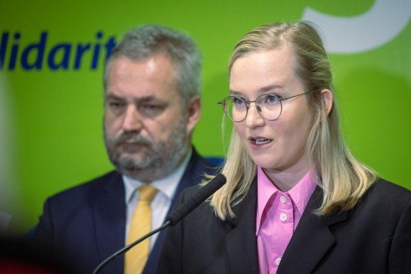 Opozícia podľa Marcinkovej zaviazala uznesením vládu podporiť protiruské sankcie