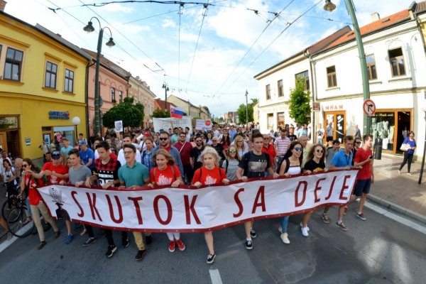 Študenti poslali Robertovi Ficovi list. Pozývajú ho na protikorupčný pochod