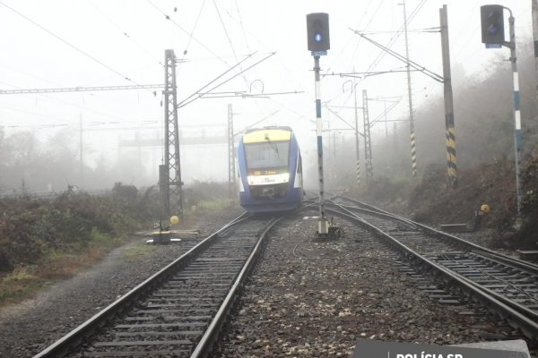 Na Hlavnej stanici v Bratislave sa vykoľajil vlak, k zraneniam nedošlo