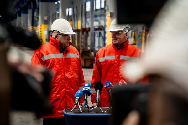 Vláda hľadá cestu k reštartu Slovalca, Fico tlačí na lacnejšiu energiu