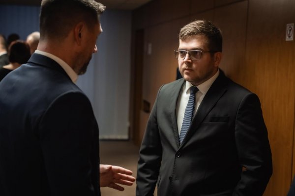 Opozícia žiada odvolanie štátneho tajomníka ministerstva obrany Melichera za výroky o Ukrajine