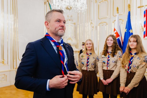 Prezident nevyhlásením referenda o zrušení sankcií proti Rusku konal v rámci ústavy, potvrdil Ústavný súd