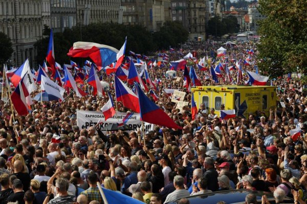 Český týždeň: Na Václavskom námestí ľudia tlieskali rasizmu a nenávisti