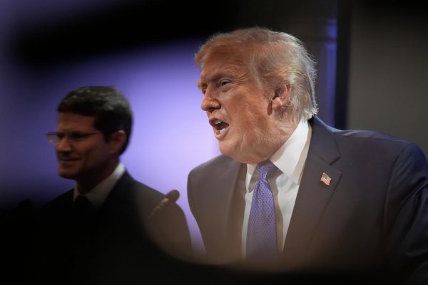 Trump zvýšil globálne clá z desiatich na pätnásť percent