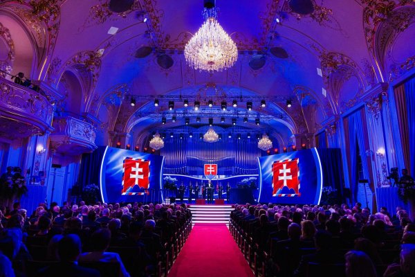 Prezident udelil štátne vyznamenania 22 osobnostiam, z toho štyrom in memoriam