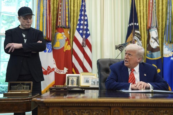 Trump: Musk bude čeliť veľmi vážnym dôsledkom, ak bude financovať demokratov