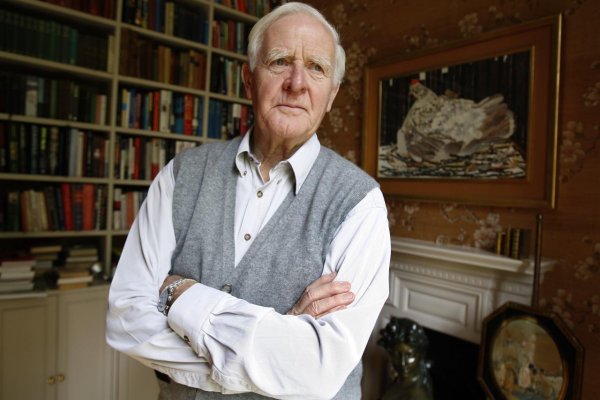 Zomrel bývalý špión a najdôležitejší britský spisovateľ dvoch storočí: John Le Carré, hľadač dobra a zla