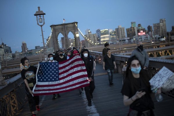 Zákaz nočného vychádzania bude v New Yorku platiť do nedele