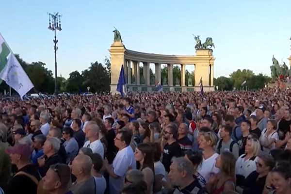 V Budapešti demonštrovali proti klamlivým mediálnym kampaniam vlády