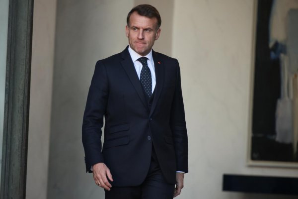 Macron chce zorganizovať dialóg s ruským prezidentom Putinom