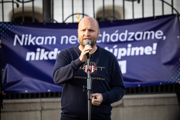 Naď bude na polícii vypovedať k darovaniu MiG-ov Ukrajine aj k statusu o svoloči
